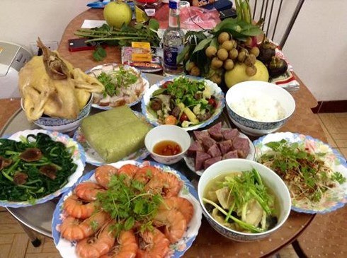 Mâm cỗ cúng rằm tháng 7. Ảnh: Kim Son Nguyen